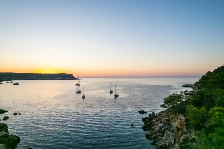 Yacht Chartering: A Voyage of Luxury and Adventure